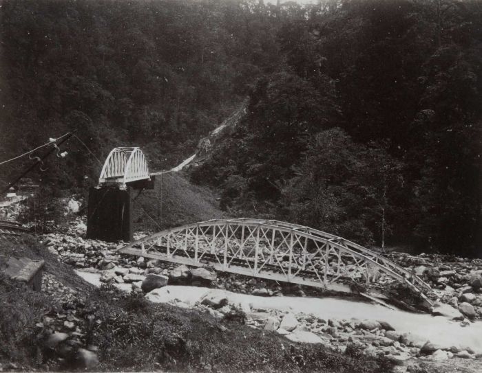 Jembatan Kereta Api terputus