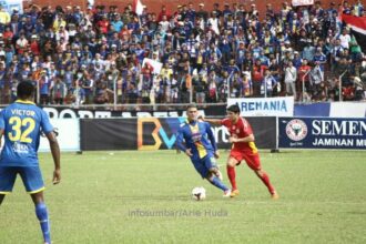 semen-padang-vs-arema-2014-5