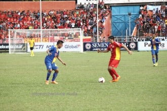 semen-padang-vs-arema-2014-7