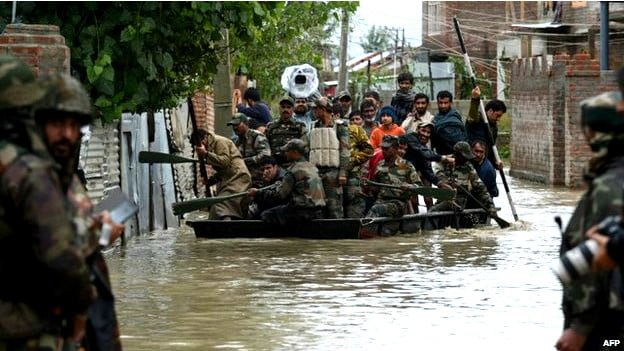 Banjir terparah di wilayah Kashmir sejak dua puluh tahun terakhir. 