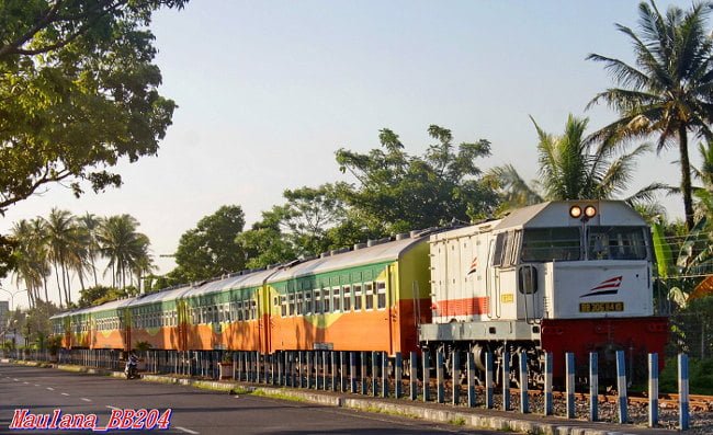 Jalur kereta api dari Padang ke Padang Panjang hingga Payakumbuh akan segera diaktifkan kembali. Rencana tersebut akan diusahakan terealisasi dalam lima tahun ke depan.