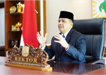 Rektor Universitas Andalas (Unand) Yuliandri (hms)