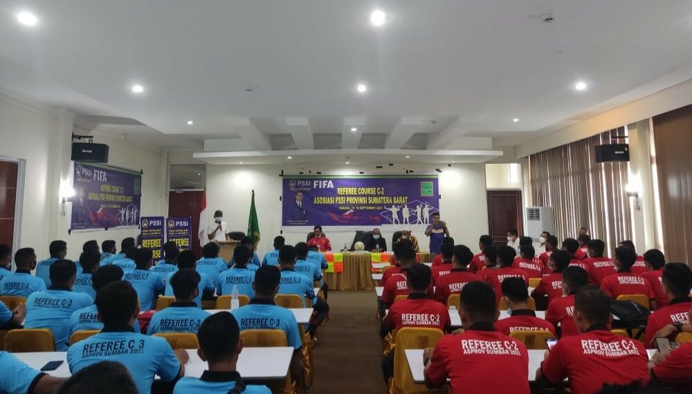“No referee No game”, Kursus Wasit Sepak Bola C2 dan C3 yang diadakan PSSI Sumbar Selesai