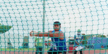 lontaran Rafika Putra sejauh 54.04 meter berhasil menyumbangkan medali emas bagi kontingen Sumbar pada PON 2021 nomor lontar martil (ist)