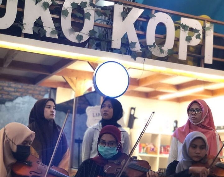 Wadahi Kreatifitas Anak Muda Minang, Sukokopi Padang Gelar Parade “Local Banget”