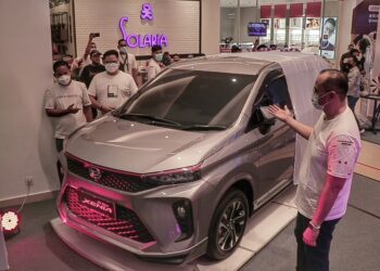 Peluncuran All New Xenia di Sumbar, Teguh Putra Jadi Pembeli Pertama