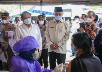 Mendagri : Presiden Minta Capaian Vaksinasi Daerah Minimal 70 Persen