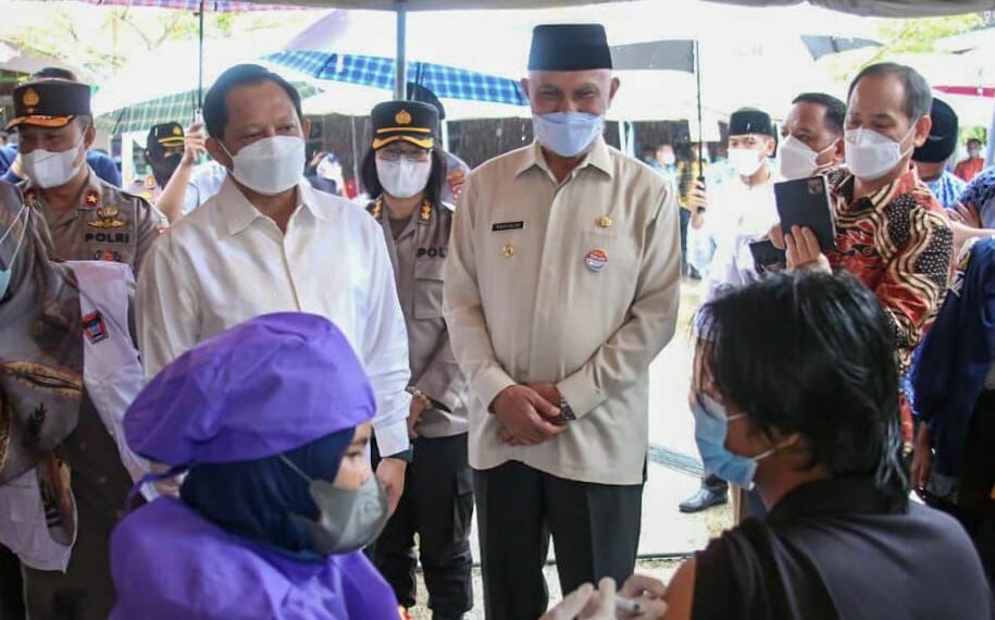 Mendagri : Presiden Minta Capaian Vaksinasi Daerah Minimal 70 Persen