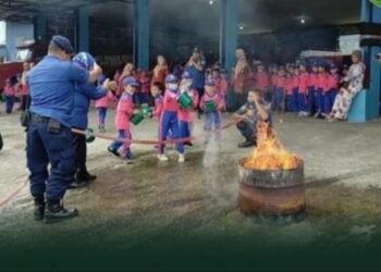 Damkar Padang Panjang Ajarkan Anak Usia Dini Tanggap Bencana
