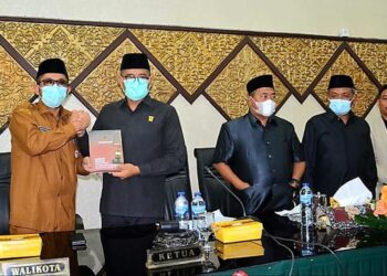Terkait Usulan 3 Ranperda ke DPRD Padang, Ini Nota Penjelasan Wako Hendri Septa