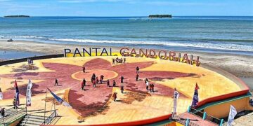 Isi Libur Lebaran Tahun Ini dengan Pesta Pantai Kota Pariaman, Segini Tarif Tiket Masuk dan Parkir Sesuai Perda