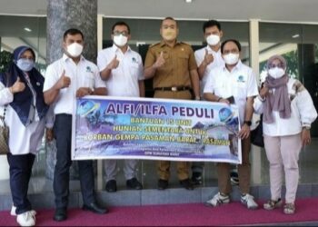 Asosiasi Logistik dan Forwarder Indonesia-Sumbar, Serahkan Bantuan 15 Unit Huntara Korban Gempa Pasaman dan Pasbar