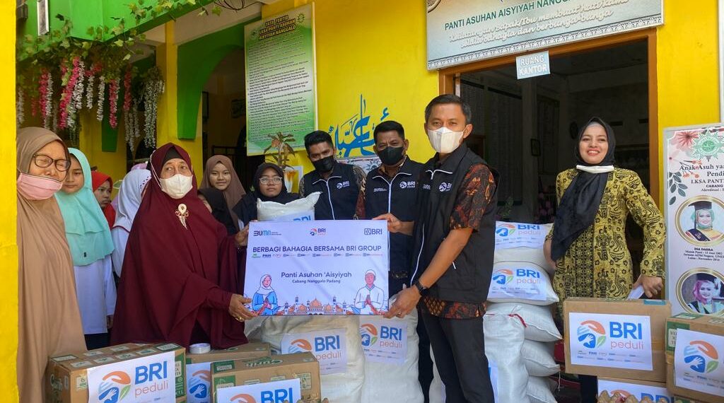 Berbagi Bahagia Bersama BRI Group, BRI Khatib Sulaiman Santuni Panti Asuhan