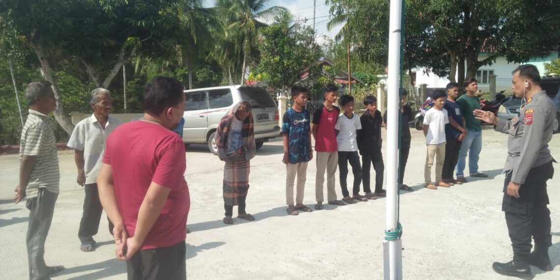 Beri Efek Jera, Pelaku Balap Liar di Sijunjung ‘Diupacarakan’ di Depan Orang Tua