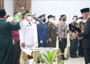 Gubernur Sumbar Lantik Martinus Dahlan Sebagai Pj. Bupati Mentawai, Ini Harapan Bupati Lama Yudas Sabaggalet