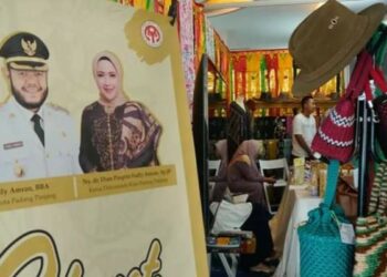 Salendang Koto Gadang dan Topi Moris UMKM Padang Panjang Diminati Banyak Perantau di Munas Gebu Minang