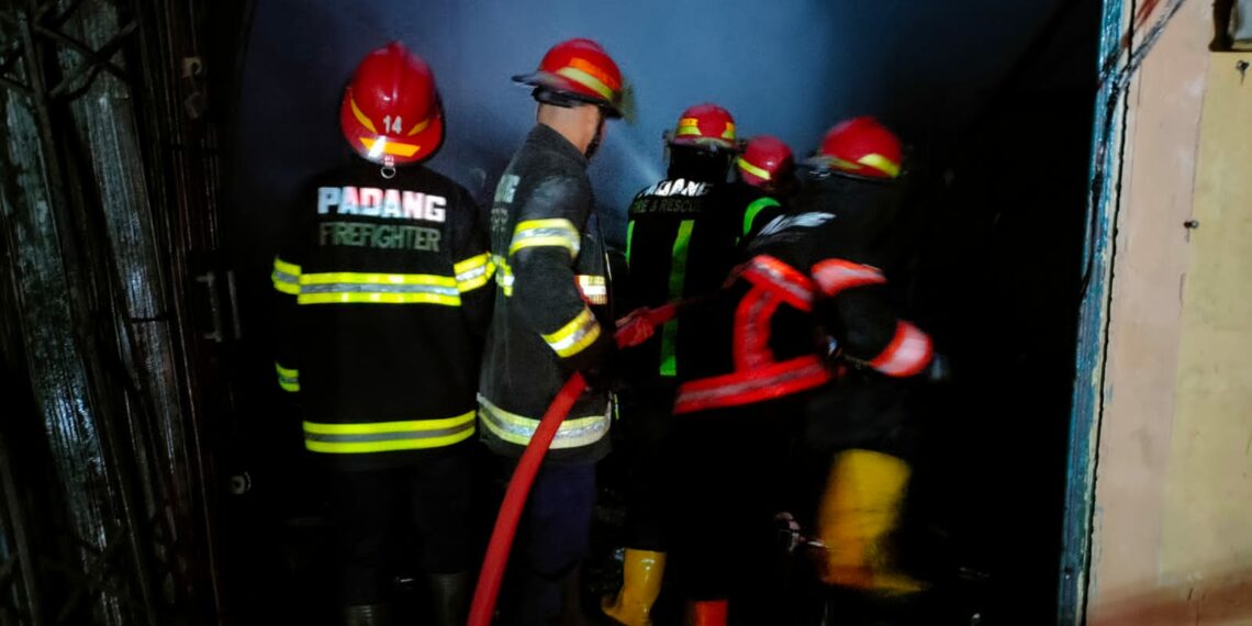 Toko Aksesoris Sepeda Motor di Padang Terbakar, Tiga Orang Meninggal Dunia