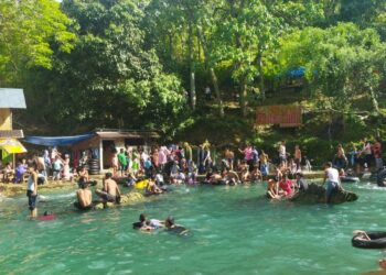 Pengunjung Objek Wisata Mato Aia di Paninggahan Kabupaten Solok Membludak hingga 1000 Orang Per Hari