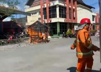 Damkar Kota Solok Jelaskan Prosedur Pemadaman Api dan Edukasi Kebakaran ke Masyarakat saat Simulasi HKBN 2022