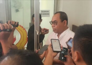 Ambil Formulir Bacalon, Ronny Pahlawan, Putra Mantan Menkokesra RI Azwar Anas Maju ke Pemilihan Ketua Umum KONI Sumbar