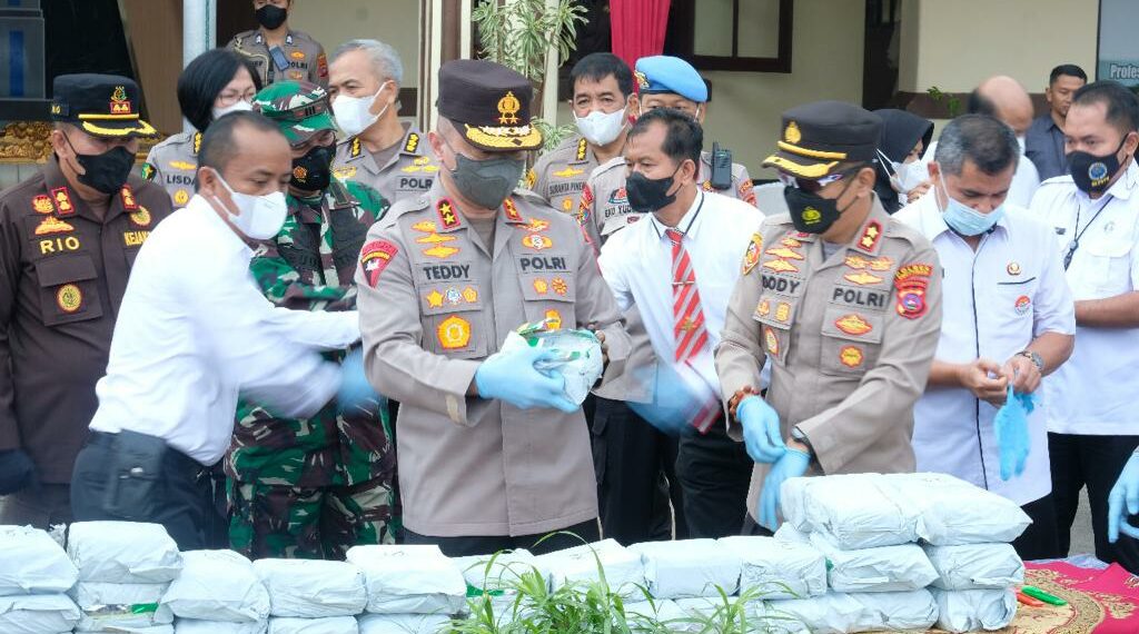 Polda Sumbar Musnahkan Barang Bukti 35 Kilogram Sabu di Mapolres Bukittinggi