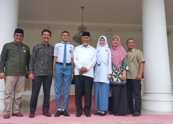 Gubernur Sumbar Lepas Dua Utusan Paskibraka HUT ke-77 RI