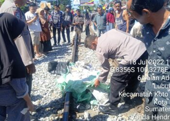 Seorang Warga Tertabrak Kereta Api di Perlintasan Rel Lubuk Buaya