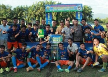 Hentikan Tim Liga Askot PSSI Padang di Final, Kopi Mos FC Agam Angkat Piala Bergilir Danyonif 133/Yudha Sakti Cup 2022