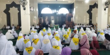 Kepulangan 81 Jemaah Haji Kabupaten Solok di Sambut Keluarga di Islamic Center Koto Baru
