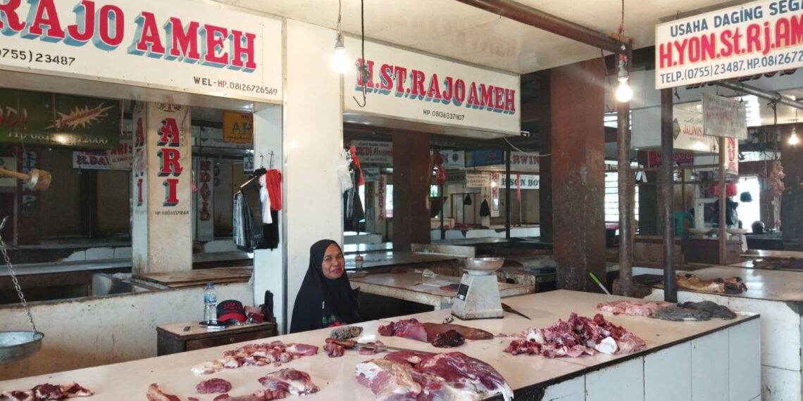 Pasca Hari Raya Idul Adha, Penjualan Daging di Pasar Raya Kota Solok Menurun