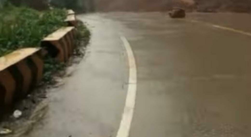 Sempat Ditutup Sementara, Akses Jalan Kabupaten Solok Menuju Padang Kembali Dibuka