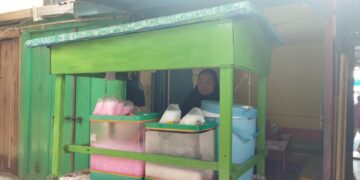 Kisah Cendol Angker Mak Uniang yang Telah Jualan hingga Puluhan Tahun di Pasar Raya Solok
