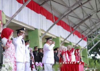 Pemkot Solok Laksanakan Upacara Bendera Peringatan HUT RI ke 77 di Lapangan Merdeka