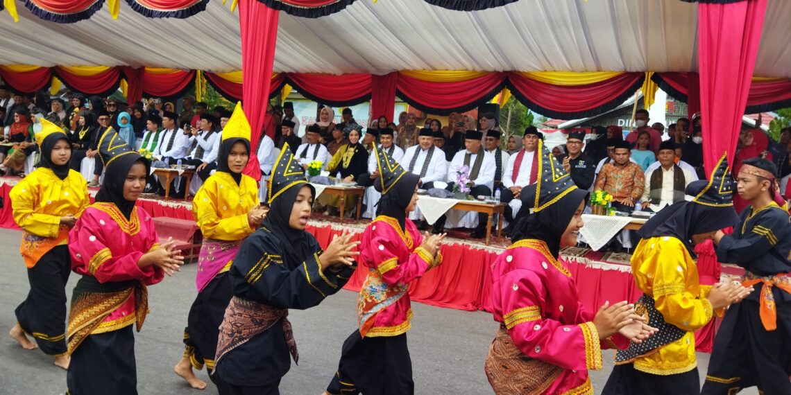 Tampilkan Ragam Kesenian dan Budaya Kota Solok, Pawai Budaya Diikuti Antusias Masyarakat