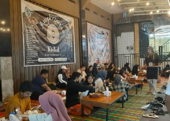 Eki Si Pemilik Angkringan Kidul Di Kota Padang