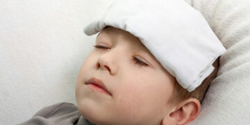 Obat Sirup Dilarang, Ini Cara Menurunkan Demam Anak Secara Alami