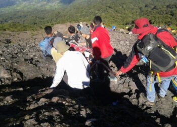 BKSDA Sumbar Larang Pendakian Malam Hari di Gunung Merapi
