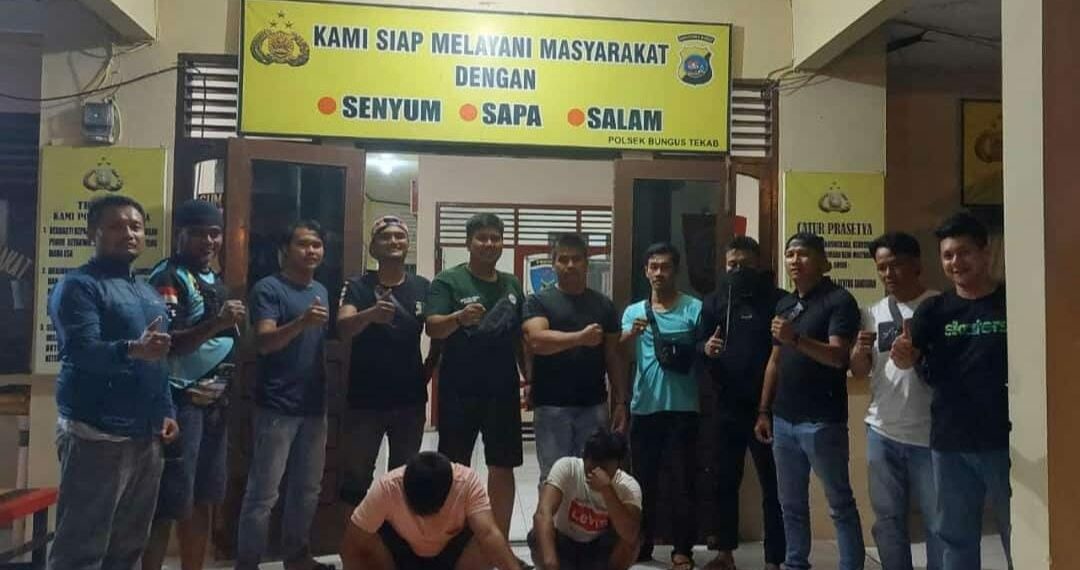 Tengah Asyik Main Judi Batu Domino, Dua Pria di Padang Ditangkap Polisi