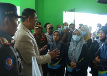 Bupati Solok Minta Pekerjakan Kembali Semua Karyawan yang di PHK Aqua