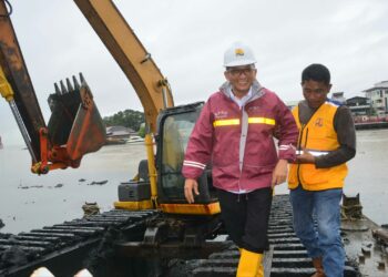 Pemko Padang apresiasi Balai Wilayah Sungai Sumatera V, atas bantuan alat berat pengerukan sedimen Sungai Batang Arau