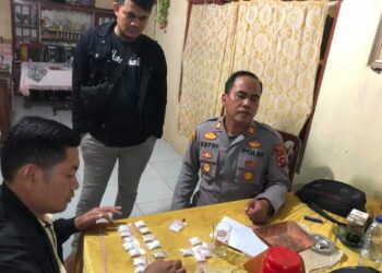 Tutupi Sesuatu dengan Sampah Didekat Jembatan Koto Anau, Ternyata Isinya Puluhan Paket Sabu