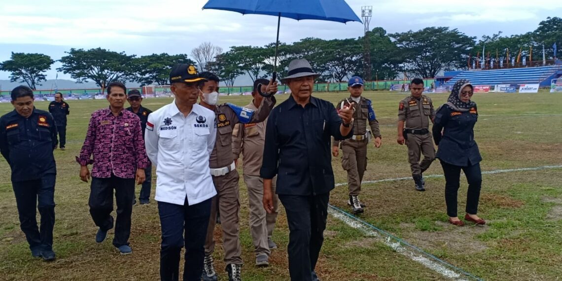Satu Hari Menjelang Turnamen Bupati Cup 2022, Epyardi Asda Pastikan GOR Tuanku Tabiang Siap Digunakan