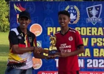 PSP U13 runner up Piala Soeratin U13 zona Sumbar, striker asal SSB PSTS M. Qeis Al-Mubaroq raih gelar Top Skor