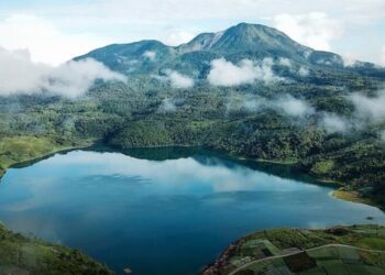 4 Danau di Sumatera Barat yang Ikonik