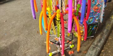 Demam Lato-lato Bawa Berkah, Pendapatan Pedagang Mainan Meningkat