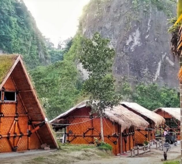 Menikmati Nuansa Etnik di Rumah Pohon Inyiak Bukittinggi