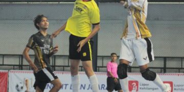Pekan XI Liga Futsal Infosumbar U-18 Penuh Kejutan, Predator Akhirnya Raih Kemenangan