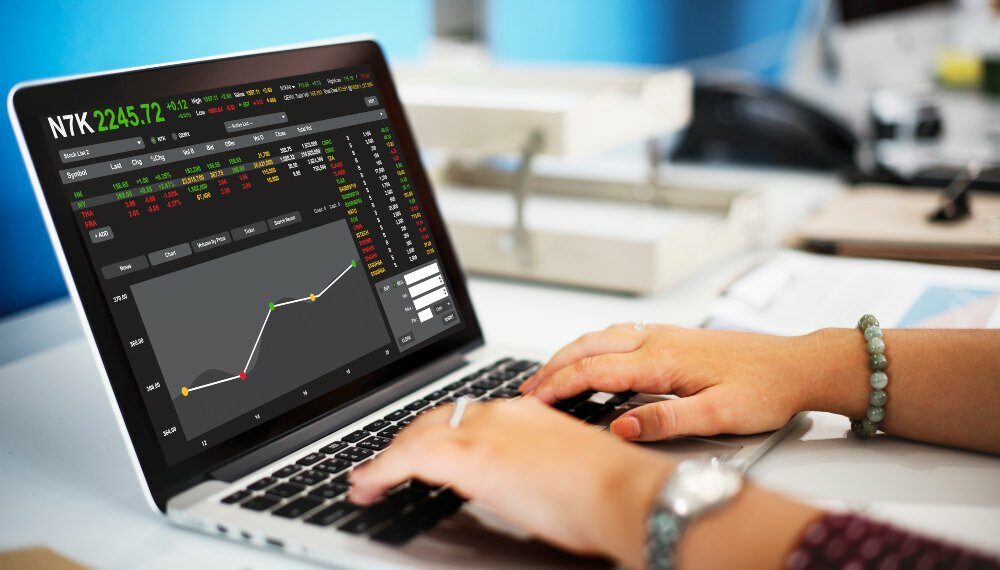 Senin Pagi IHSG Dibuka Menguat Tipis