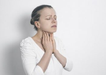 5 Bahan Alami Dapat Meredakan Sakit di Tenggorokan