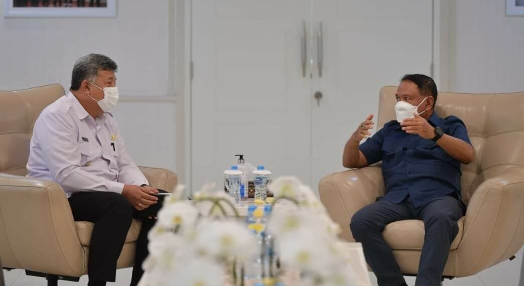 Bahas Percepatan Penyelesaian Stadion Baru, Wali Kota Solok Temui Menpora